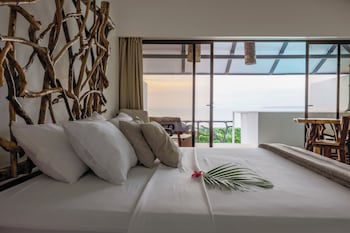 akua ocean view suites