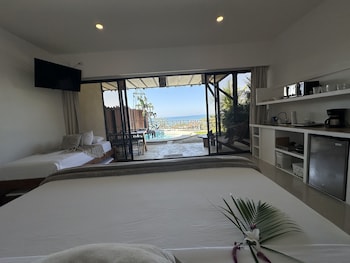 akua ocean view suites