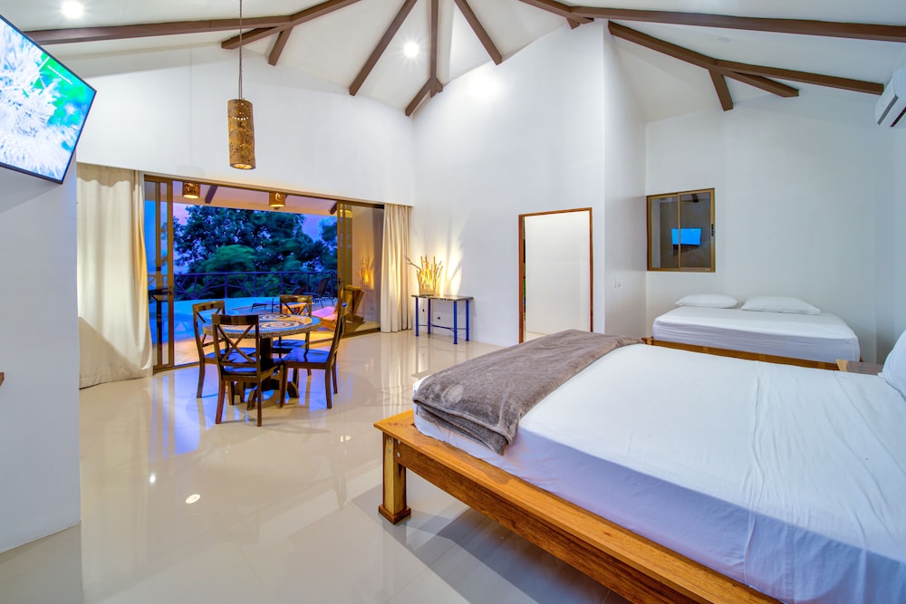 akua ocean view suites