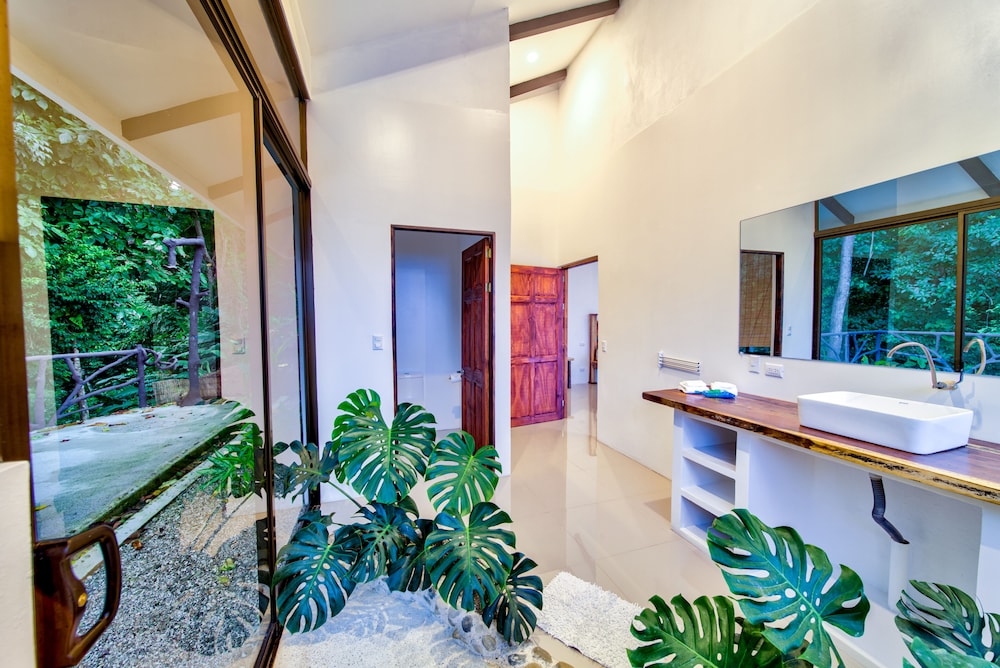 akua ocean view suites