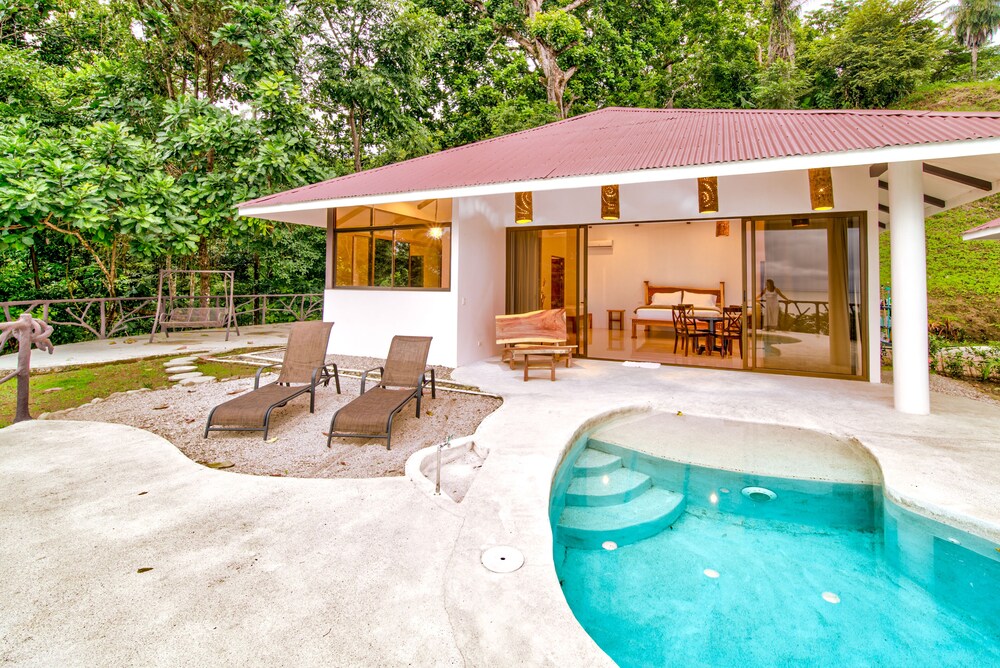 akua ocean view suites