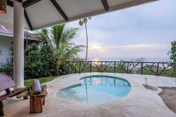 akua ocean view suites