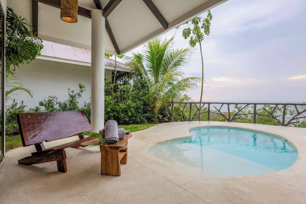 akua ocean view suites
