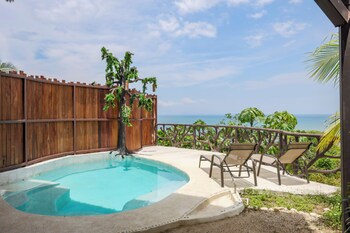 akua ocean view suites