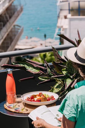 loutraki agioi theodoroi