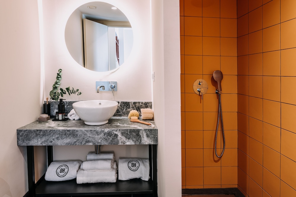 loutraki agioi theodoroi