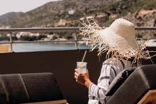 loutraki agioi theodoroi