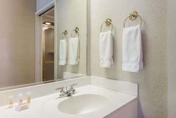 Days Inn By Wyndham Yadkinville,Lewisville>>Jonesville,2 star