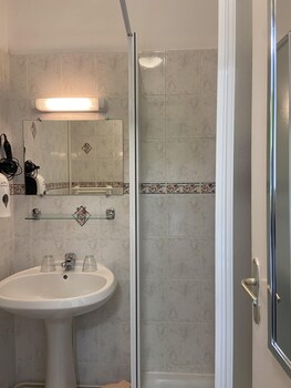 Hotel Du Cerf,Marzy>>La Guerche-Sur-L'aubois,3 star
