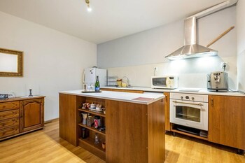 lovely 5 bed authentic house in the arbanasi