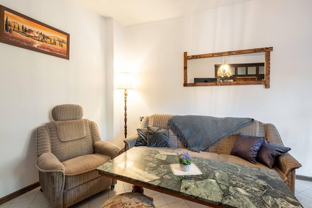 lovely 5 bed authentic house in the arbanasi