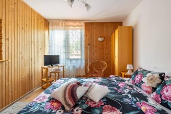 lovely 5 bed authentic house in the arbanasi