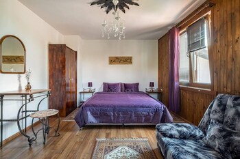 lovely 5 bed authentic house in the arbanasi