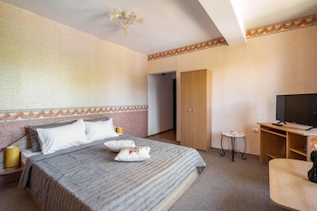 lovely 5 bed authentic house in the arbanasi