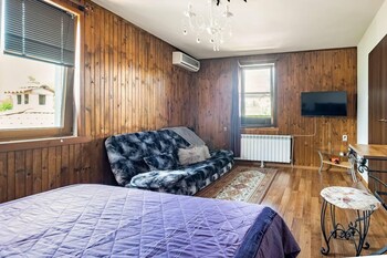 lovely 5 bed authentic house in the arbanasi