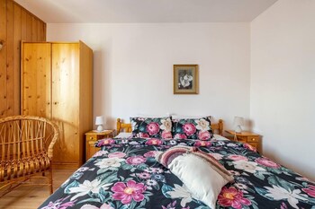 lovely 5 bed authentic house in the arbanasi