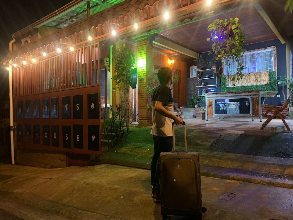 gardens house airport juan santamara a alajuela