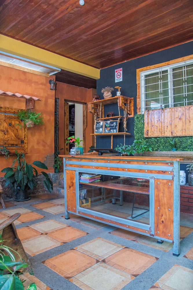 gardens house airport juan santamara a alajuela