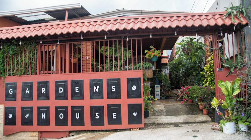 gardens house airport juan santamara a alajuela