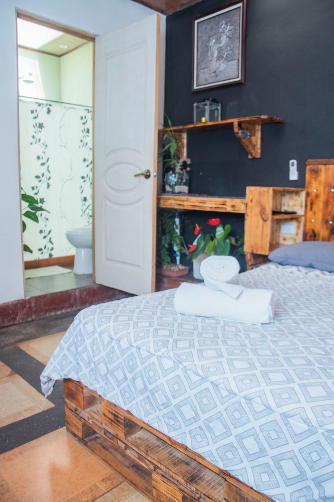 gardens house airport juan santamara a alajuela