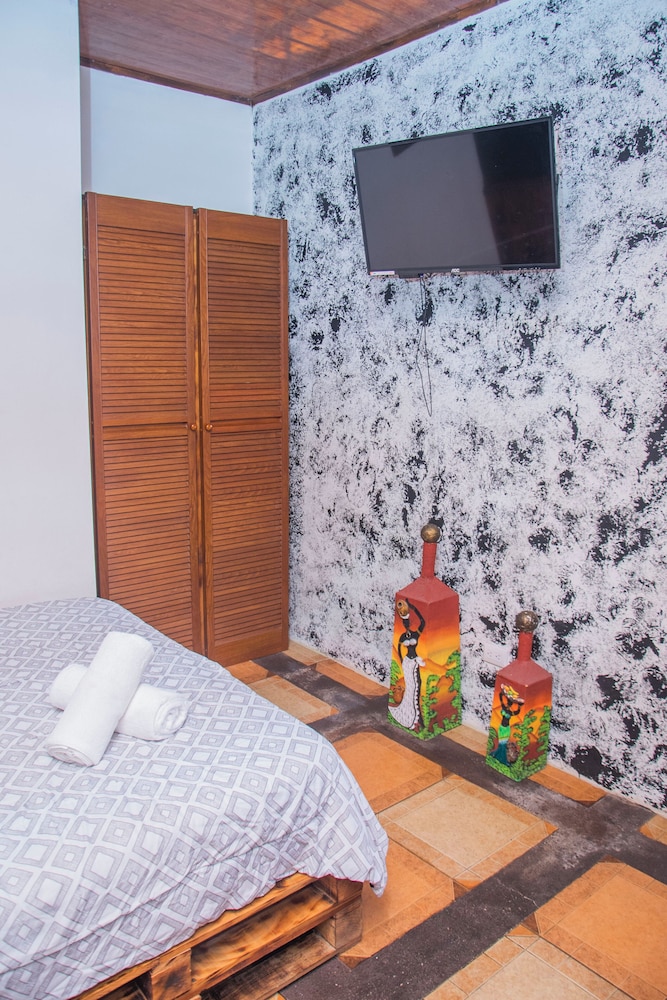 gardens house airport juan santamara a alajuela