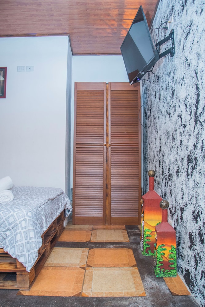 gardens house airport juan santamara a alajuela