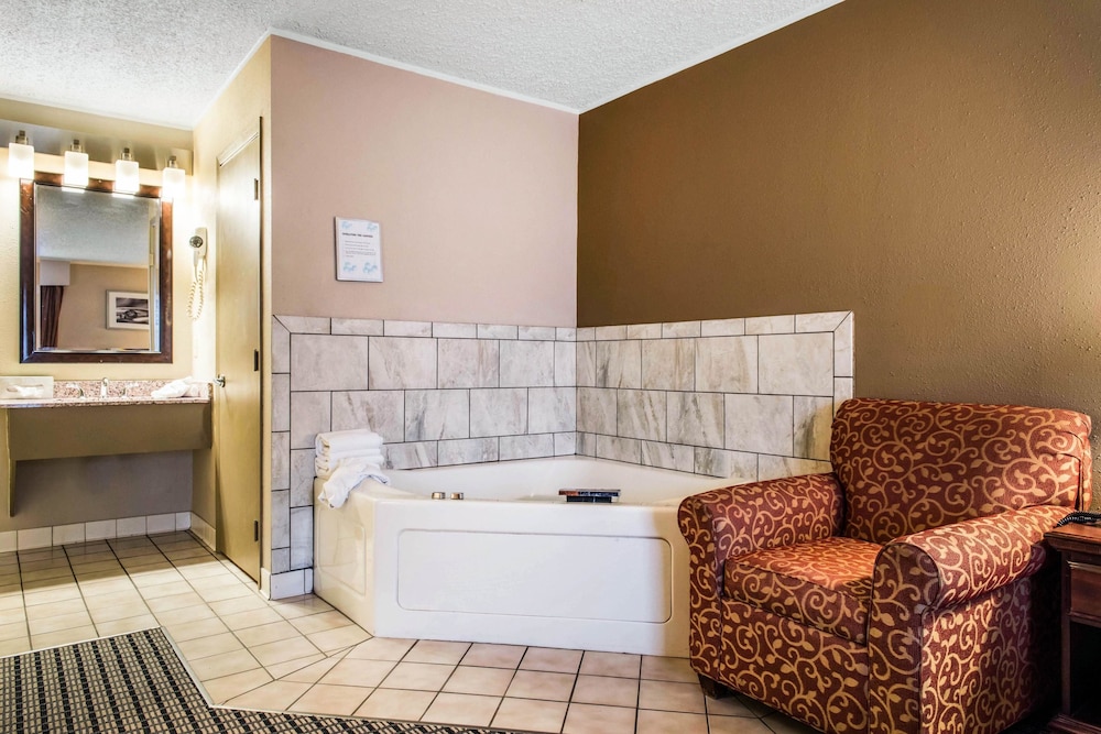 quality inn austintown youngstown west