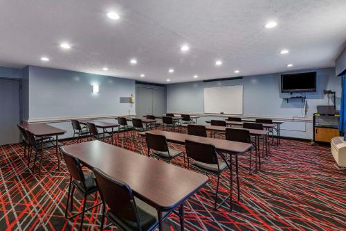 quality inn austintown youngstown west