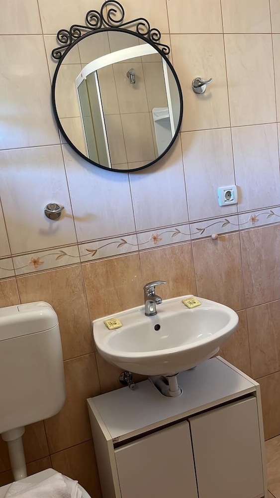 central apartment bol