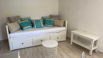 central apartment bol