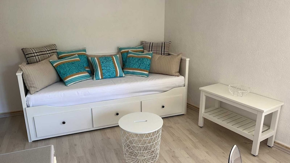 central apartment bol