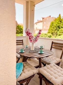 central apartment bol
