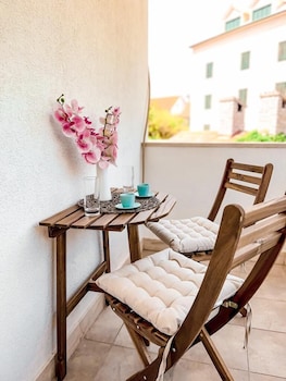 central apartment bol