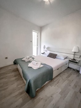 central apartment bol