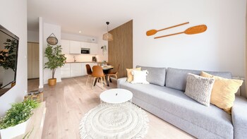 sun and snow lets sea baltic park