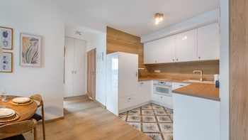 sun and snow lets sea baltic park