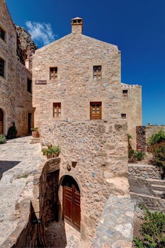 malvasia traditional hotel