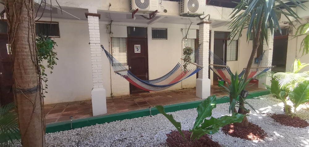 hotel aldea pura vida