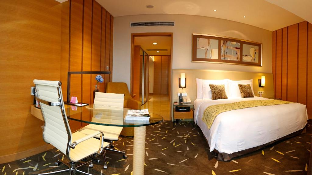 crowne plaza zhongshan wing on city by ihg