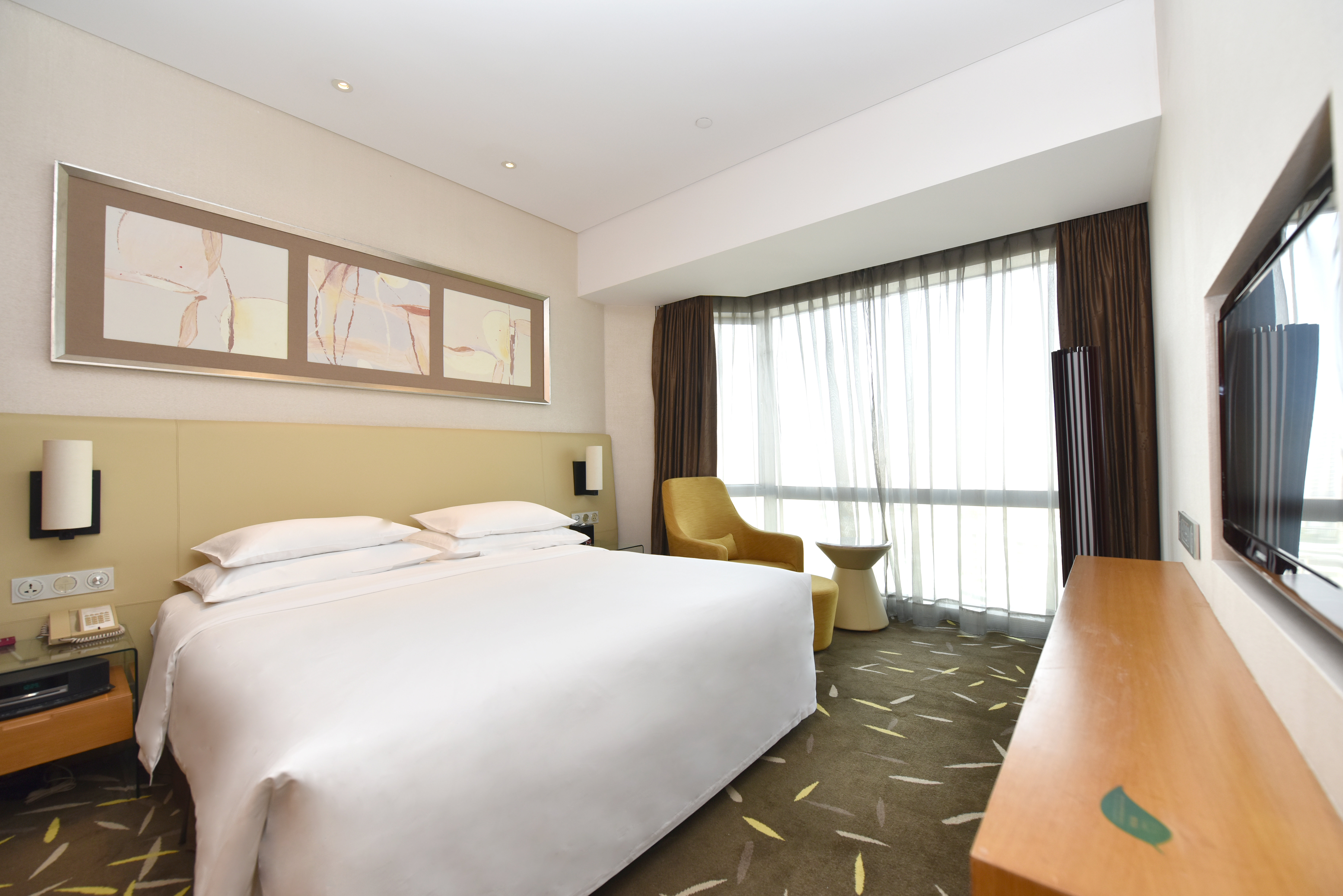 crowne plaza zhongshan wing on city by ihg
