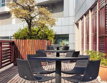 crowne plaza zhongshan wing on city by ihg
