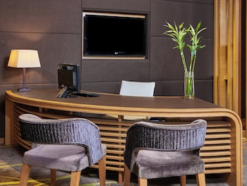 crowne plaza zhongshan wing on city by ihg