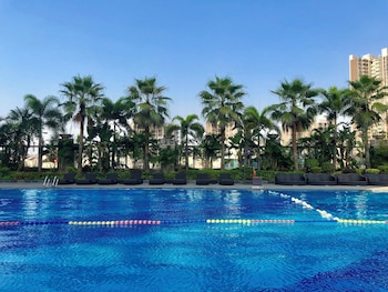 crowne plaza zhongshan wing on city by ihg