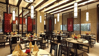 crowne plaza zhongshan wing on city by ihg