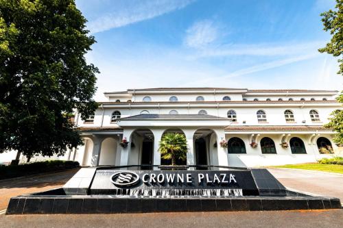 crowne plaza gerrards cross by ihg
