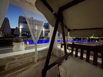 paros