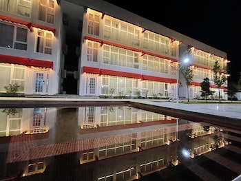 la maison blanche baku