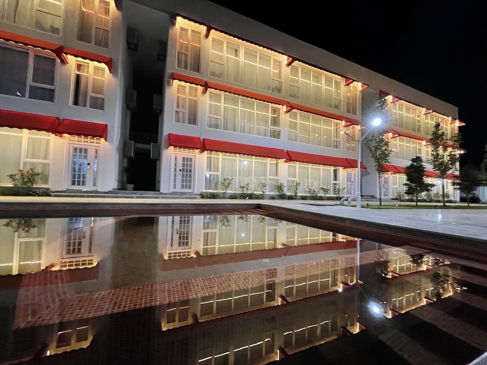 la maison blanche baku