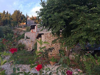 Edem Studios & Apartments,Igoumenitsa>>Epirus,3 star