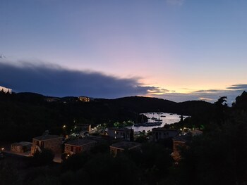 Edem Studios & Apartments,Igoumenitsa>>Epirus,3 star